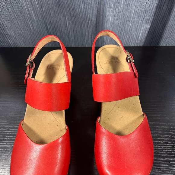 Dansko Vintage Red wooden heel Women's Clogs - Picture 8 of 9